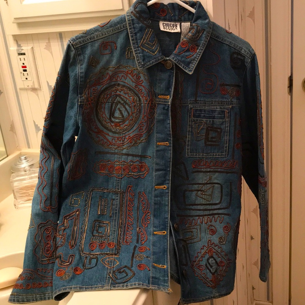Denim embroidered jacket.
